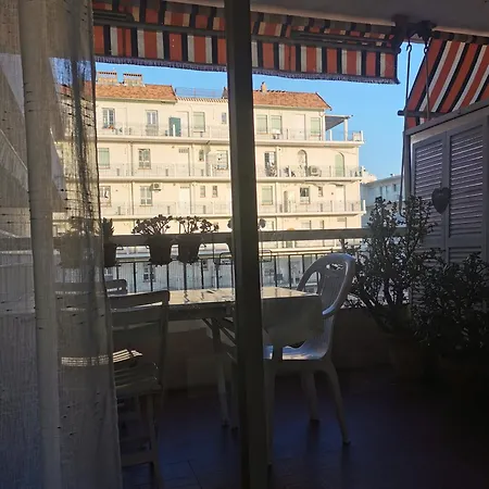 Grand 2p Hyper Centre 1mn De ! Daire Antibes